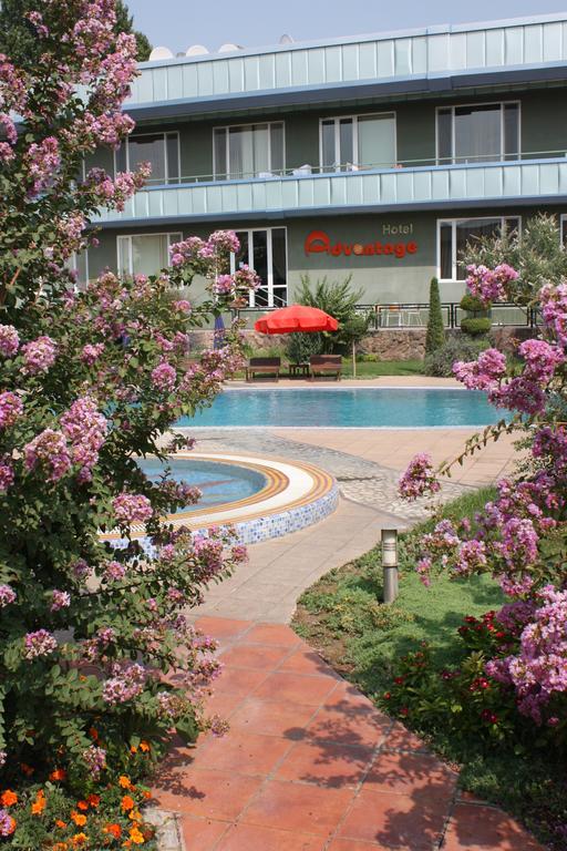 Advantage Hotel Samarkand Buitenkant foto