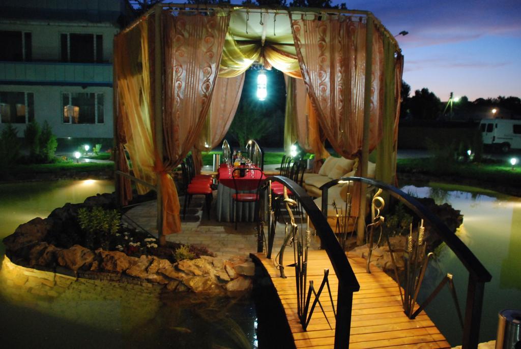 Advantage Hotel Samarkand Buitenkant foto