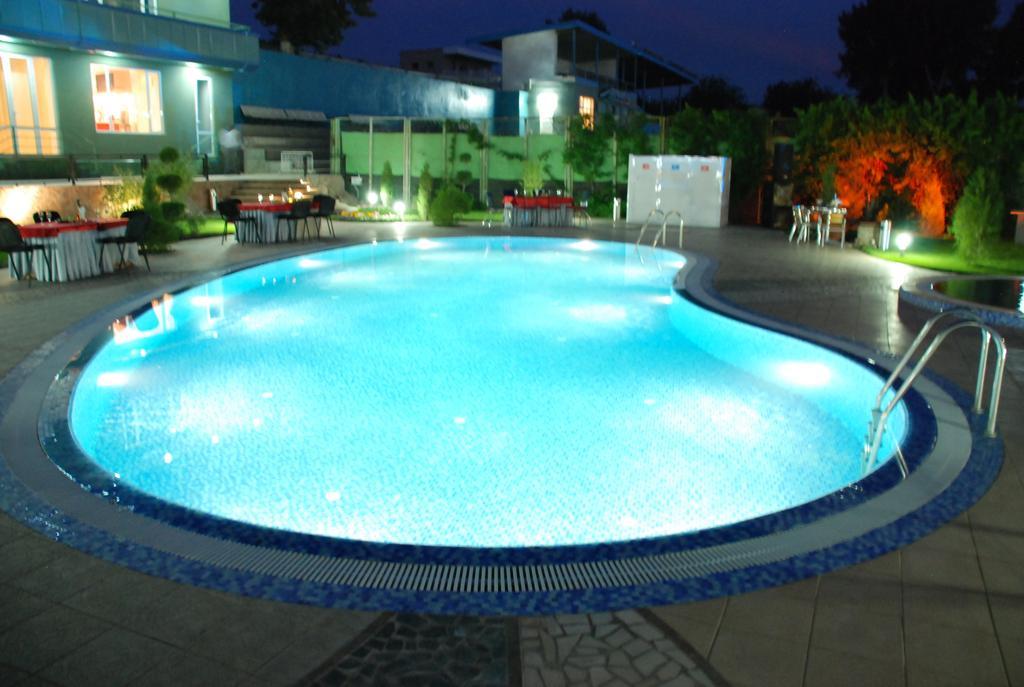 Advantage Hotel Samarkand Buitenkant foto
